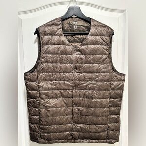 UNIQLO PUFFTECH Compact Brown Ultra lightweight Men’s Vest w/ Pouch, Size: Large